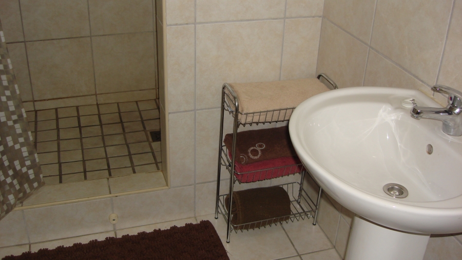 1 Bedroom Property for Sale in Zonnebloem Western Cape